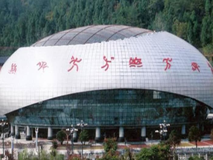 嘉峪关体育中心球形网架加工安装